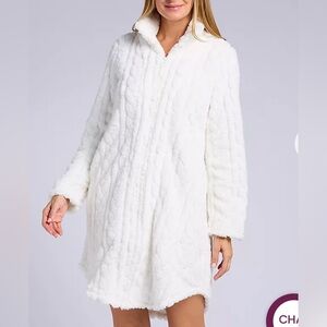 Ellen Tracy Short Zip Robe